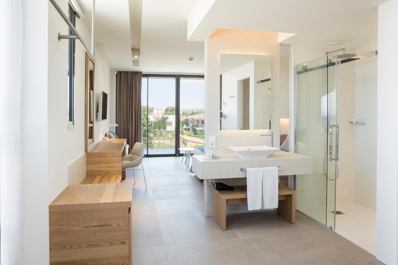 Junior Suite (2 Adults + 1 Child),684893115:JPEG