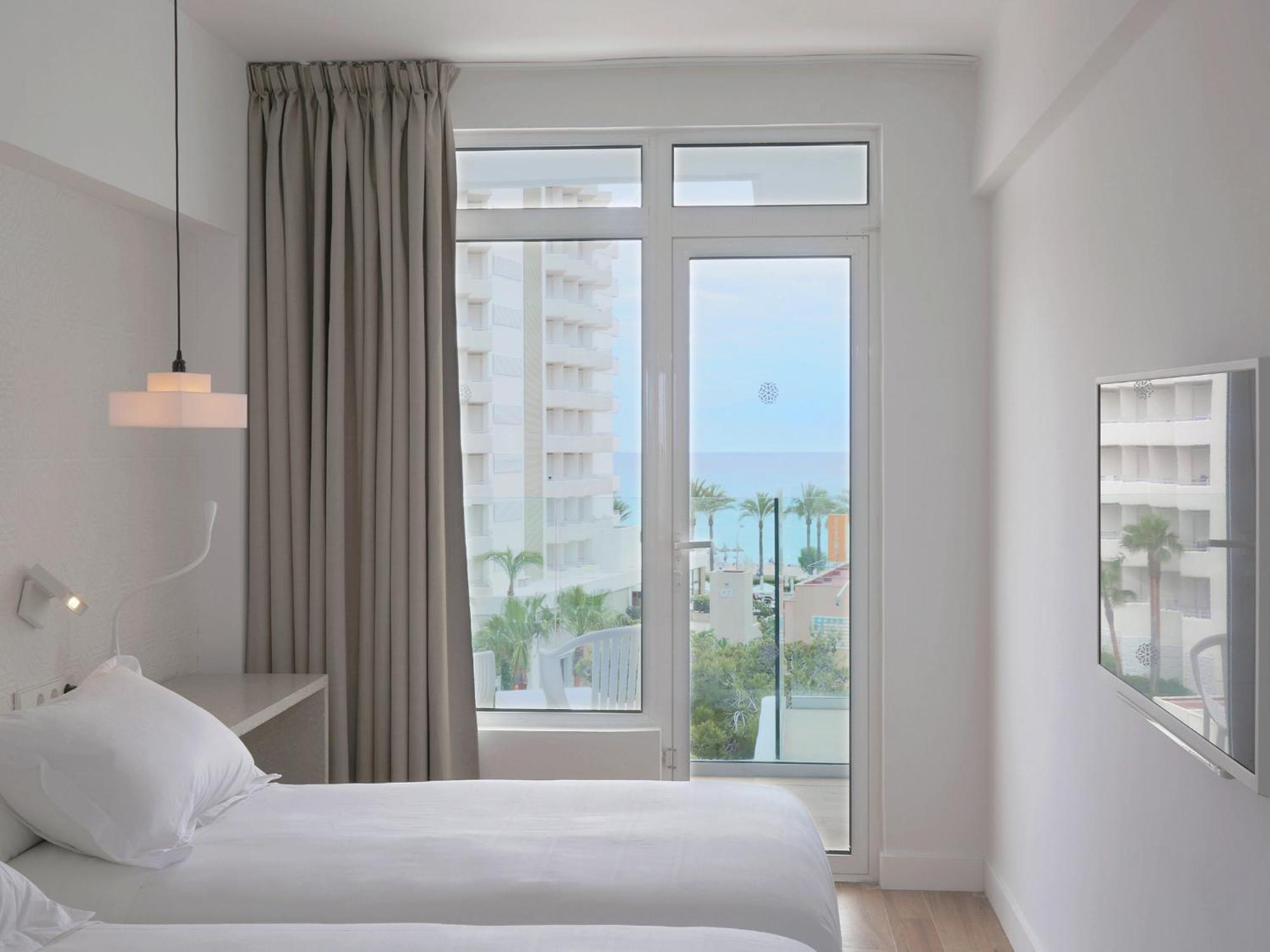 Habitación Doble Premium con vista parcial al mar - 2 camas
