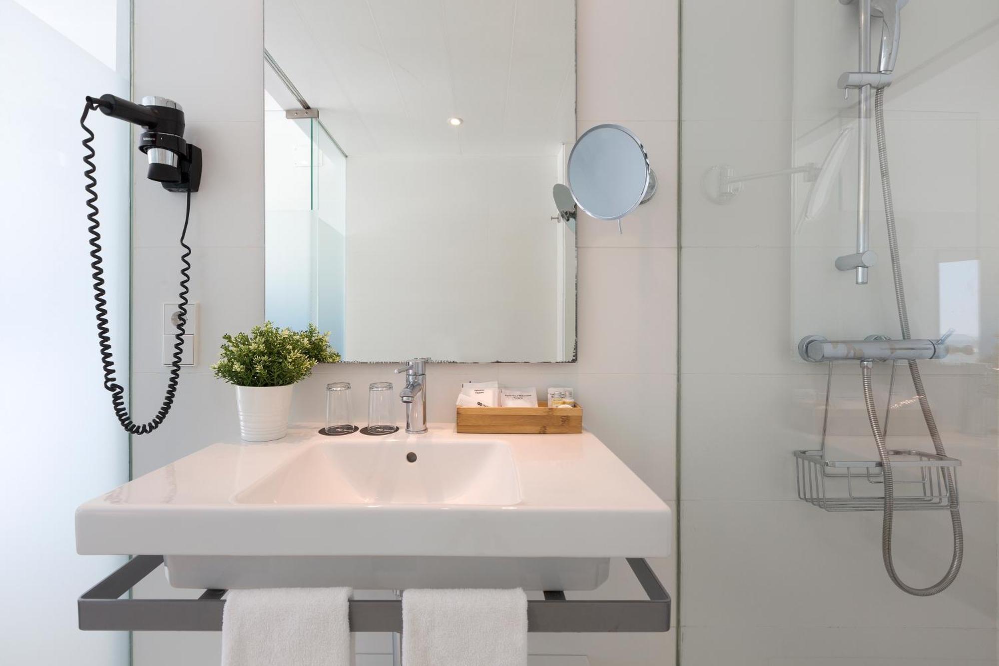Premium Zweibettzimmer mit Meerblick und Balkon